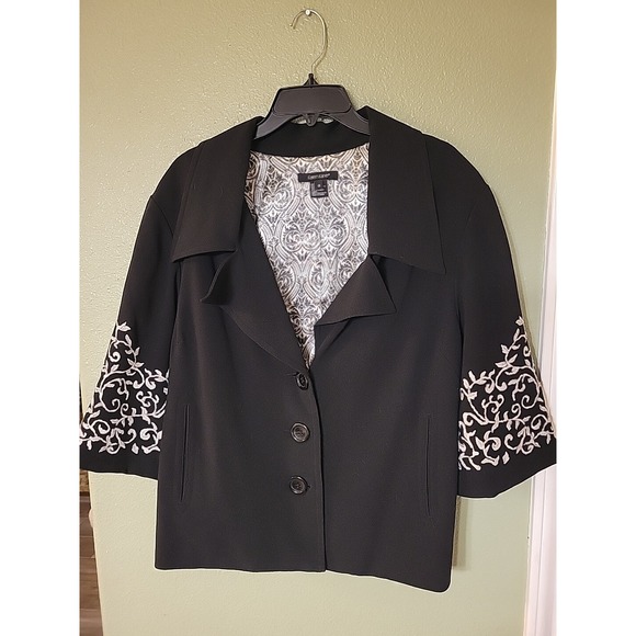 Karen Kane Jackets & Blazers - Karen Kane Plus Size 2x‎ Blazer Mixed Greens Cropped Jacket Black Embroidered
